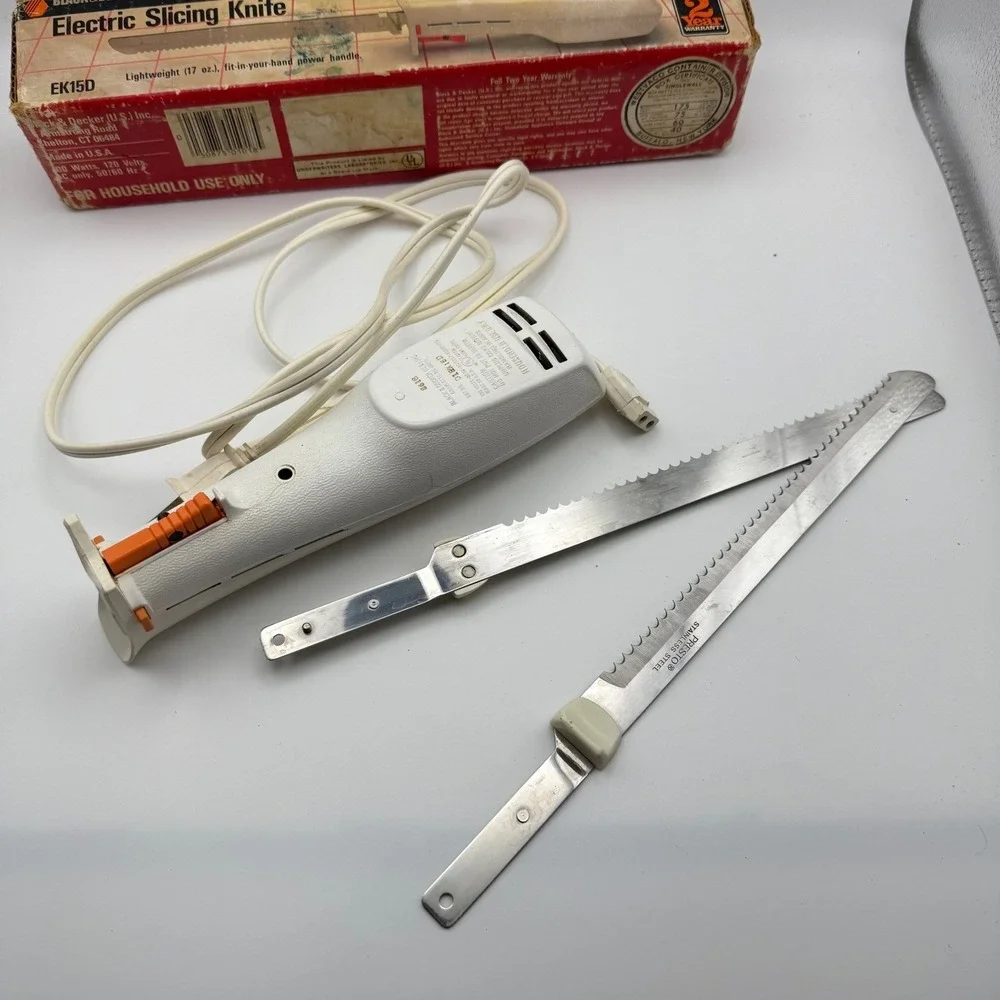 Black & Decker Electric Slicing Knife EK15D Vintage White Power‎ Handle 2 Blades